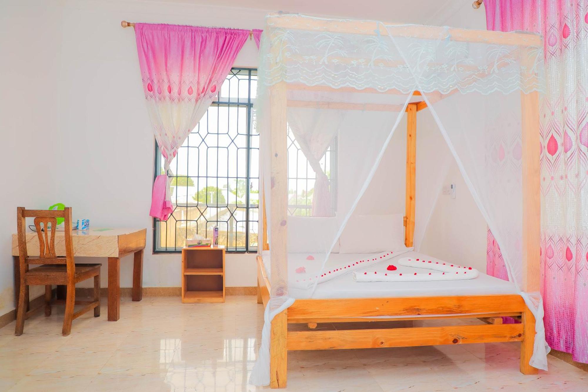 مبيت وإفطار نونغوي Raha House المظهر الخارجي الصورة