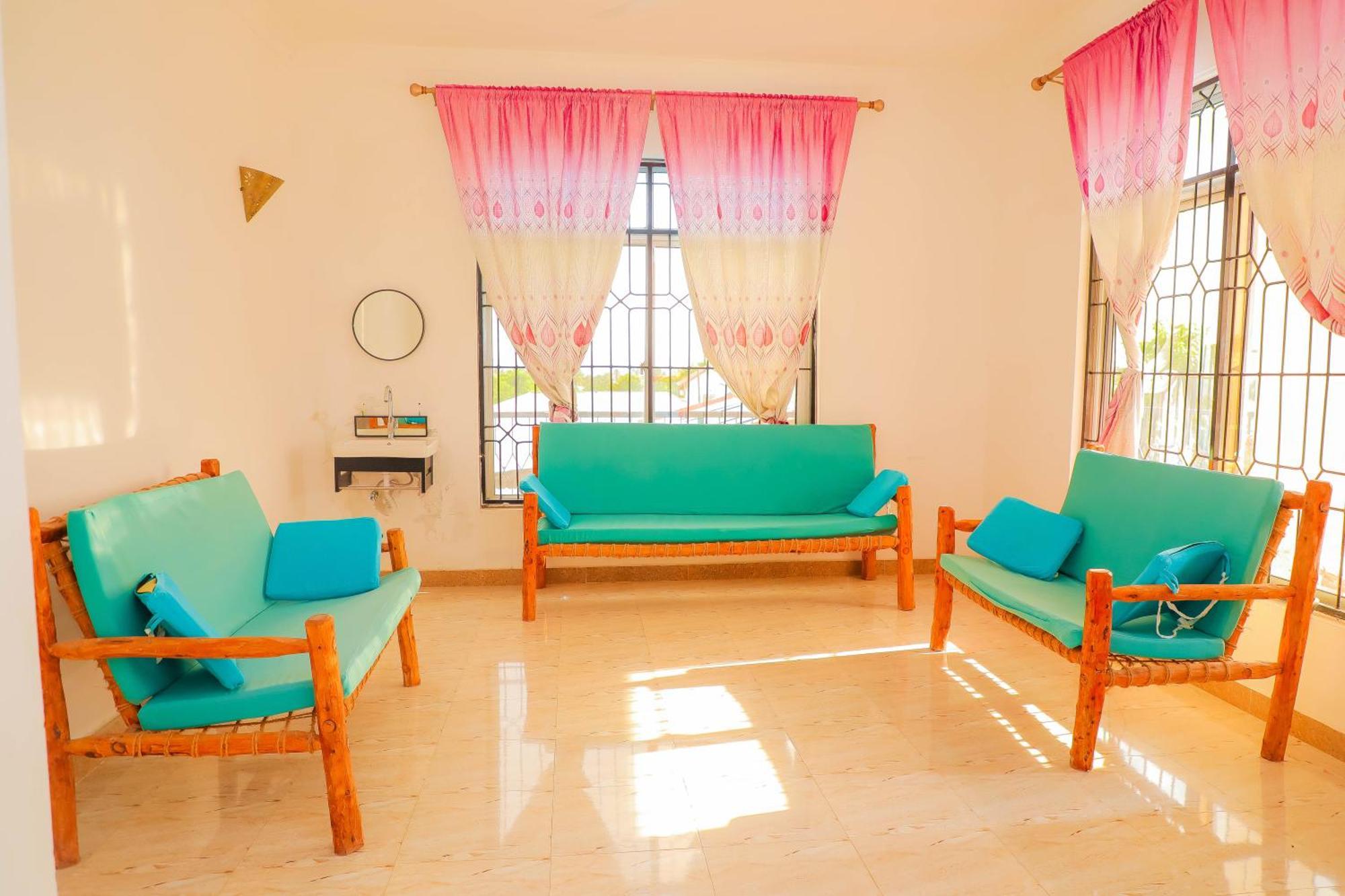 مبيت وإفطار نونغوي Raha House المظهر الخارجي الصورة