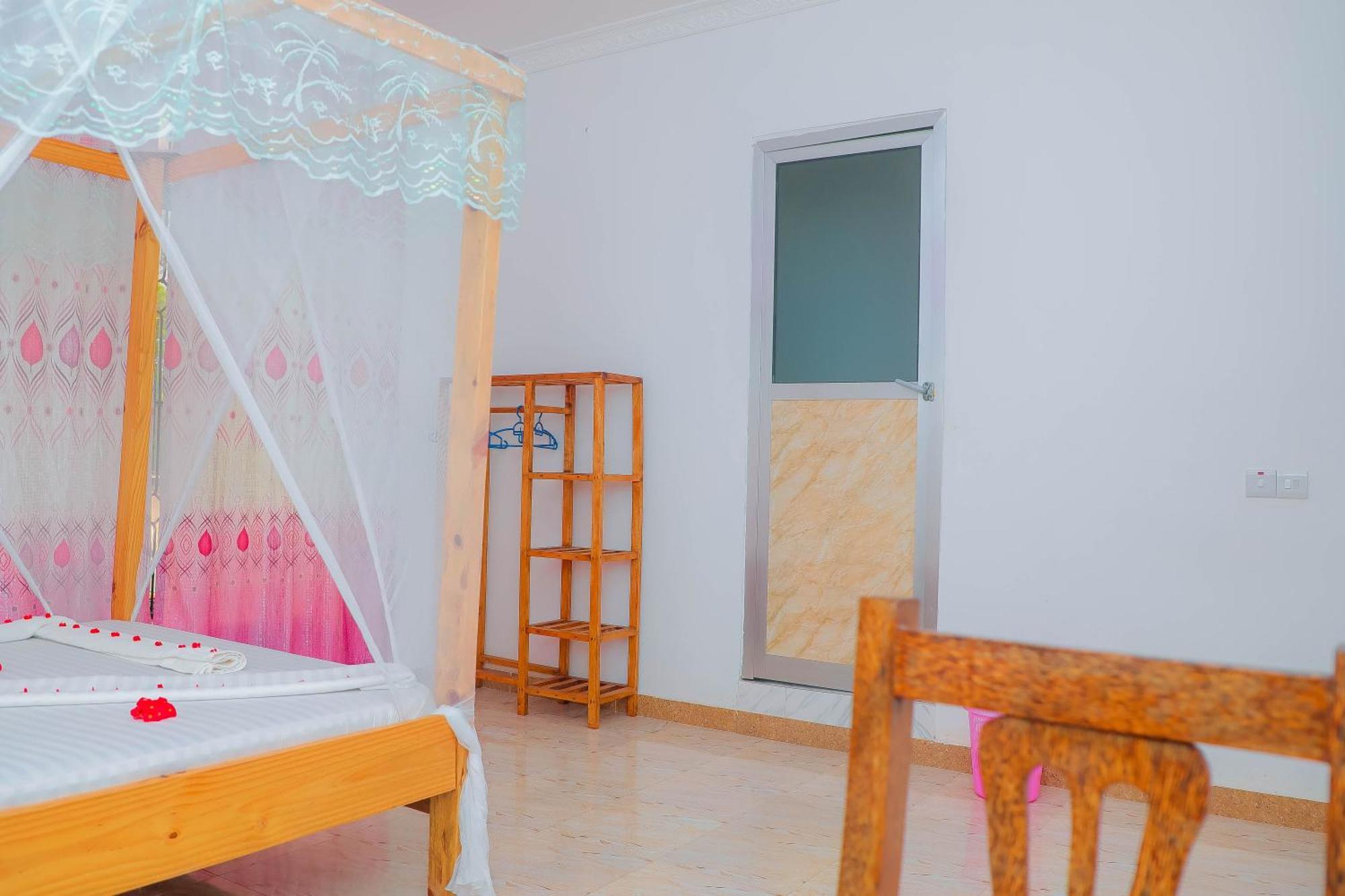 مبيت وإفطار نونغوي Raha House المظهر الخارجي الصورة
